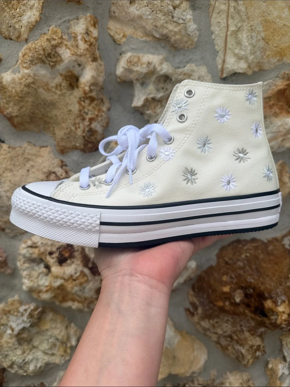 Converse CTAS Eva lift high tops youth 6 women’s 8 embroidered floral
